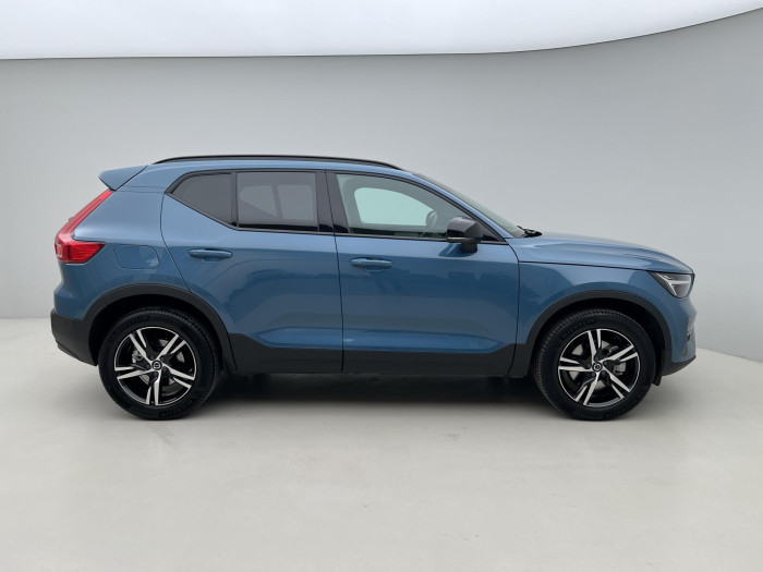 Volvo XC40 B3 PLUS DARK AUT CZ 1.maj.