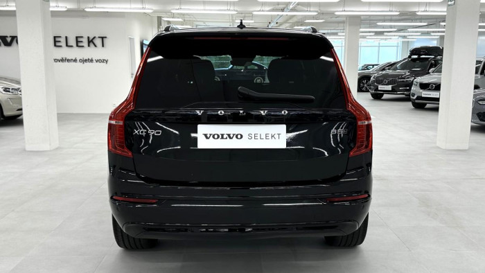 Volvo XC90 B5 AWD R-DESIGN AUT REZERVACE