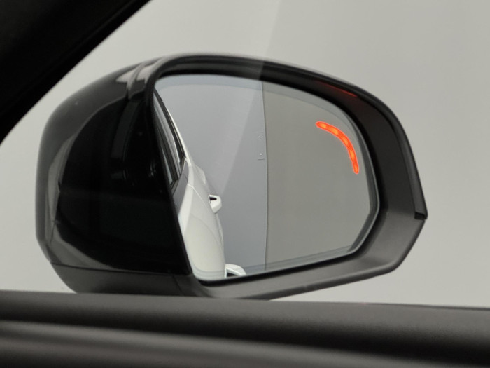 Volvo XC40 B3 PLUS DARK AUT CZ 1.maj