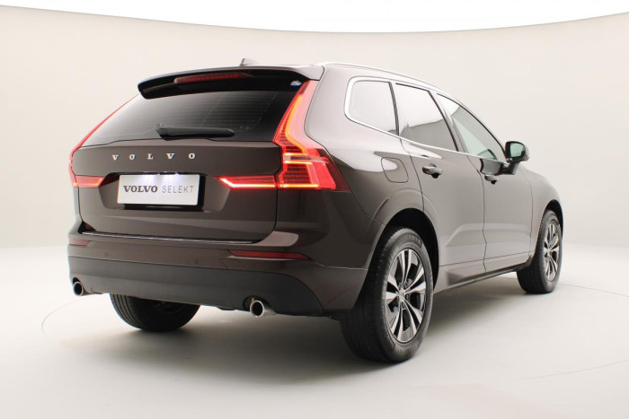 Volvo XC60 B4 MOMENTUM PRO AUT REZERVACE 2.0 Momentum