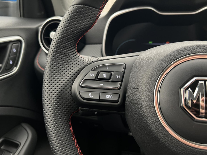 MG ZS 1.0T EXCLUSIVE AUT CZ 1.maj. 1.0 Exclusive