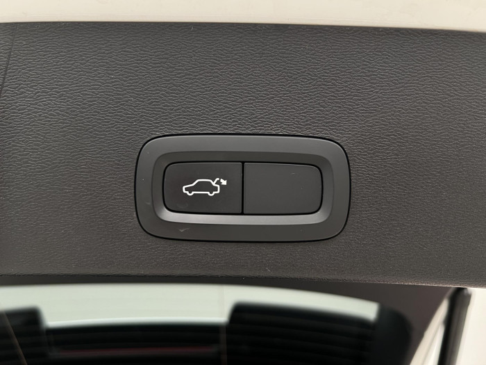 Volvo XC40 T4 AWD R-DESIGN AUT CZ