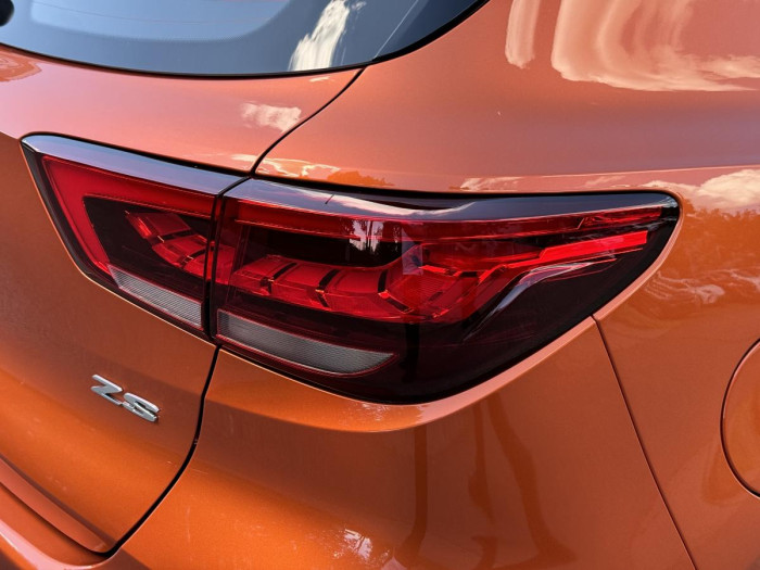MG ZS EXCLUSIVE AUT. SKLADEM 1.0 Exclusive