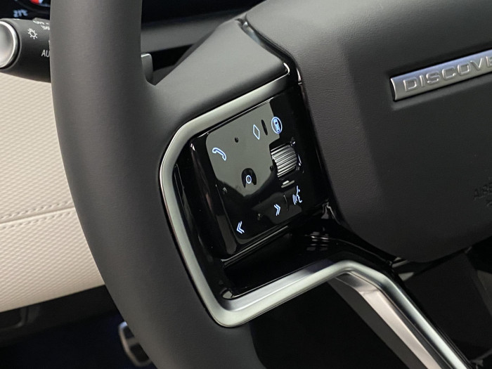 Land Rover Discovery Sport D200 DYNAMIC SE AWD REZERVACE 2.0 d Dynamic SE