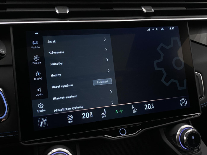 Lynk & Co 01 PHEV DCT AUT 1.maj REZERVACE