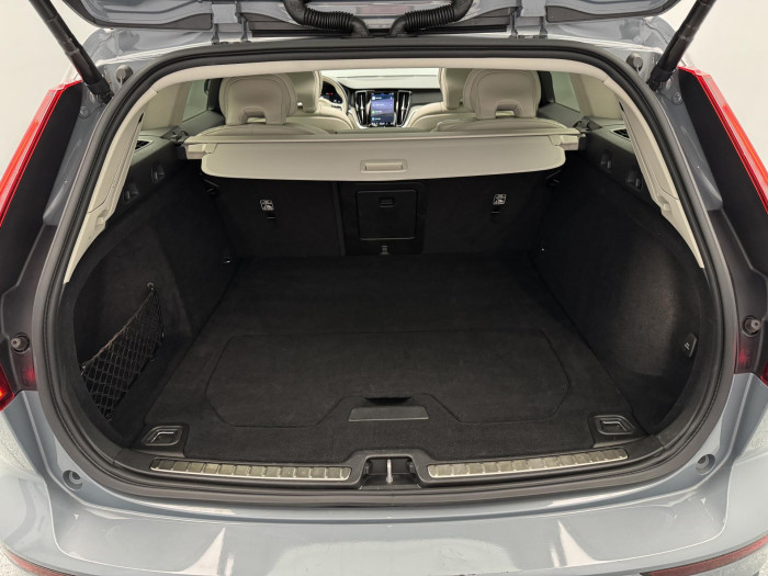 Volvo V60 B5 BRIGHT PLUS AUT REZERVACE