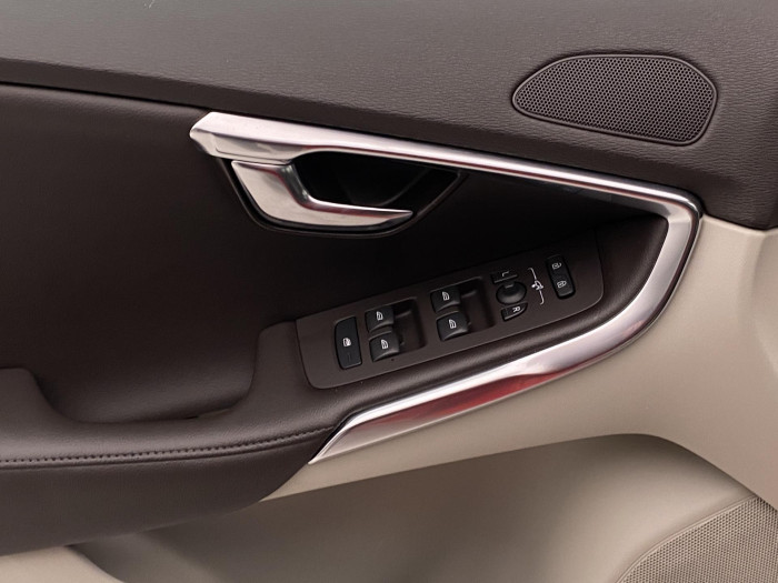 Volvo V40 D3 SUMMUM AUT 2.0 d Summum