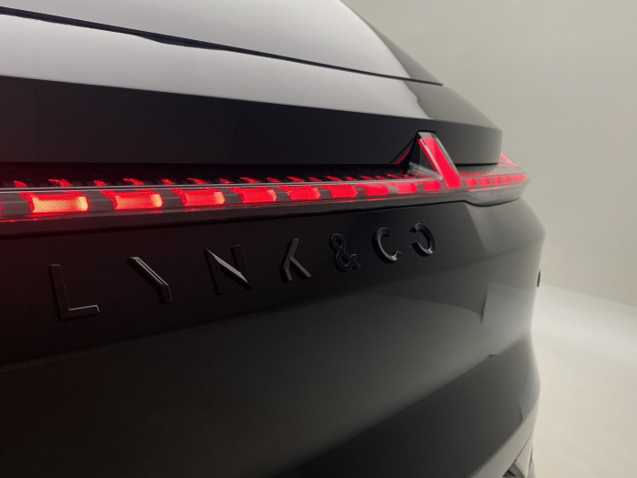 Lynk & Co 08 MORE PHEV