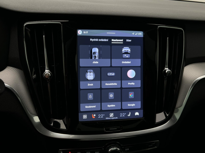 Volvo V60 B4 PLUS DARK AUT 1.maj.