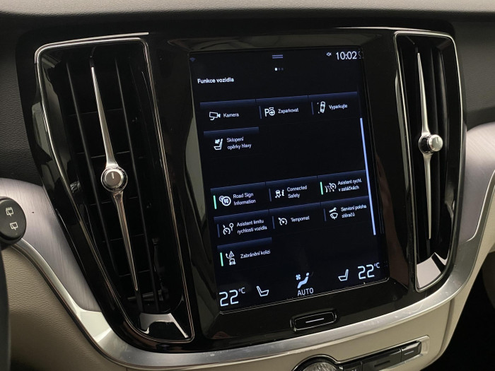 Volvo V60 D3 MOMENTUM PRO REZERVACE 2.0 d Momentum