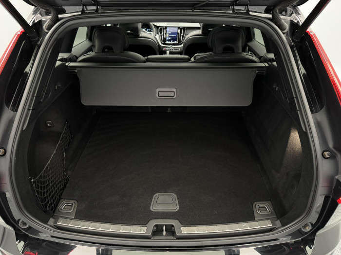 Volvo XC60 B5 AWD R-DESIGN AUT