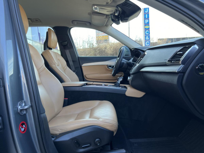 Volvo XC90 D5 AWD INSCRIPTION 7MÍSTNÁ Aut 2.0 d