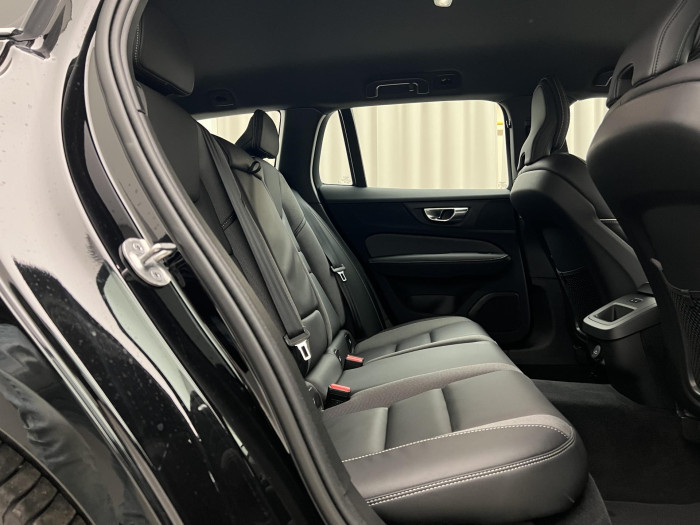 Volvo V60 B4 PLUS DARK AUT 1.maj.