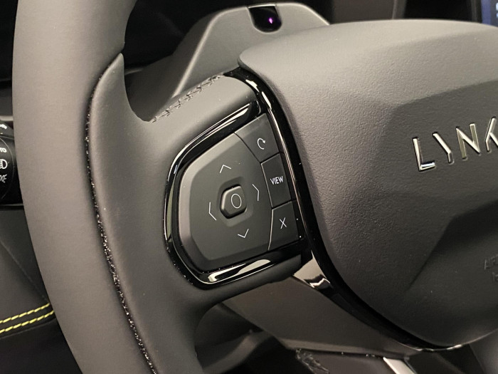 Lynk & Co 01 01 MORE PHEV