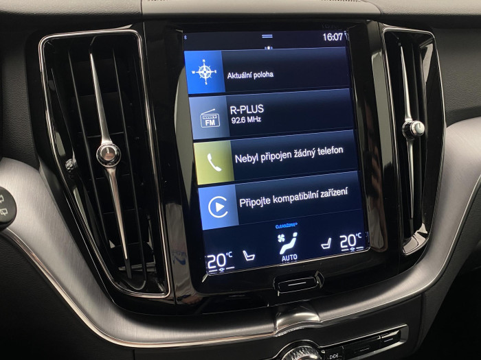 Volvo XC60 B4 MOMENTUM AUT CZ 2.0 Momentum