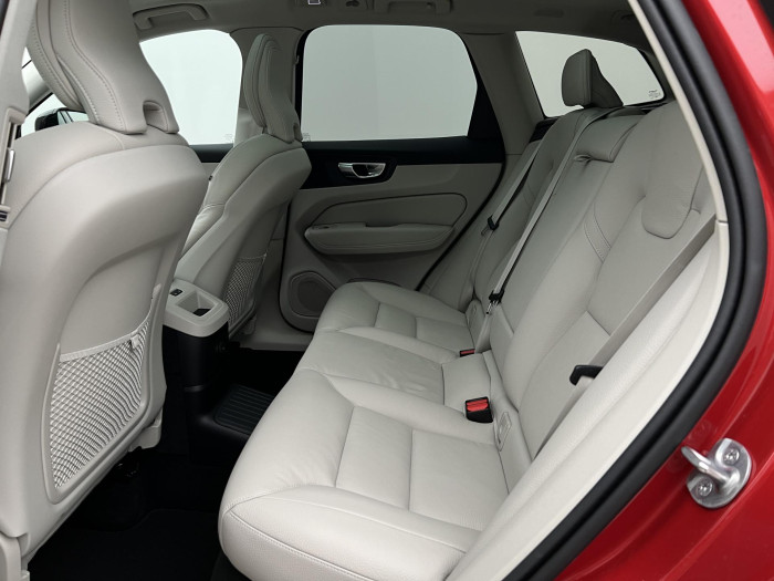 Volvo XC60 T6 AWD RECHARGE ULTRA DARK AUT