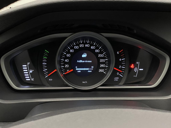 Volvo V40 D2 BLACK EDITION 1.maj. 2.0 d Edition