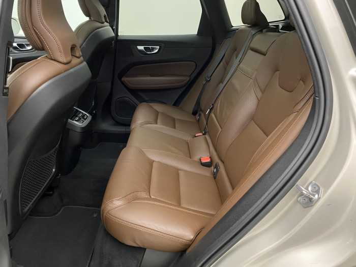 Volvo XC60 B5 AWD INSCRIPTION AUT CZ