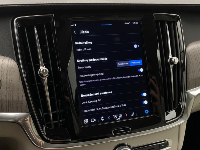 Volvo V90 CC B4 AWD PLUS AUT REZERVACE