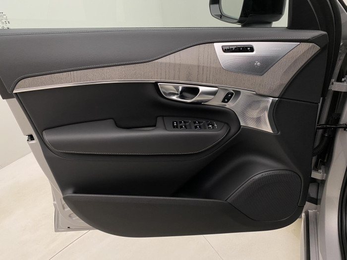 Volvo XC90 T8 AWD ULTRA DARK AUT CZ 7m