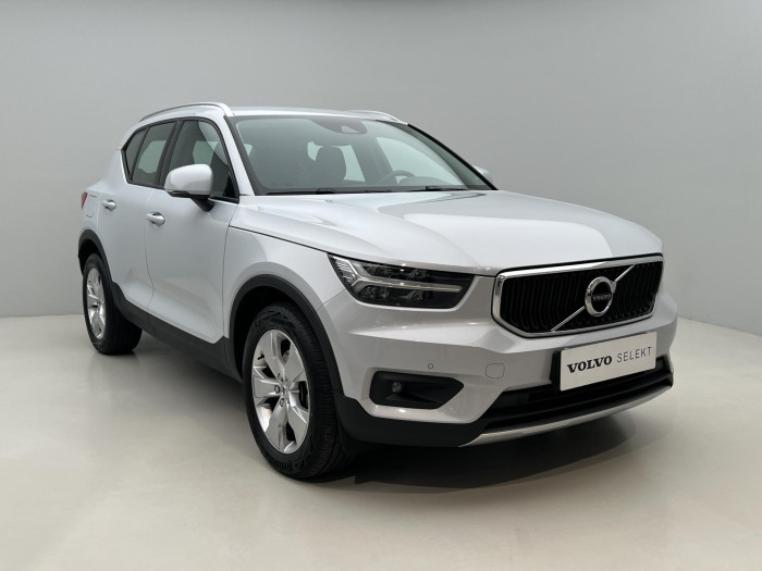 Volvo XC40 D4 AWD MOMENTUM PRO AUT CZ 2.0 d Momentum