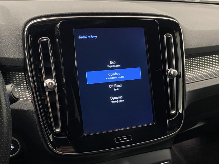 Volvo XC40 D4 AWD R-DESIGN AUT 2.0 d