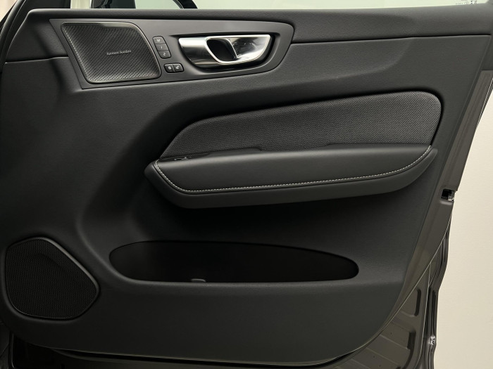 Volvo XC60 B5 AWD R-DESIGN AUT 1.maj.