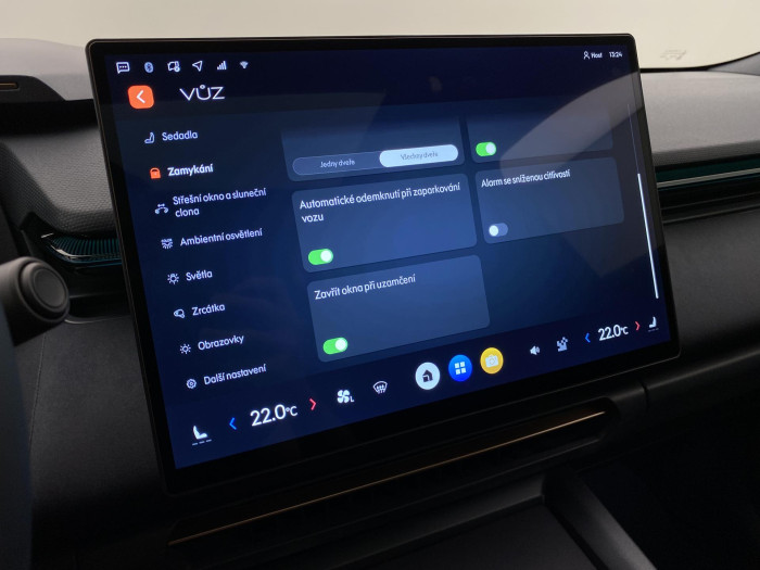 Lynk & Co 08 MORE PHEV