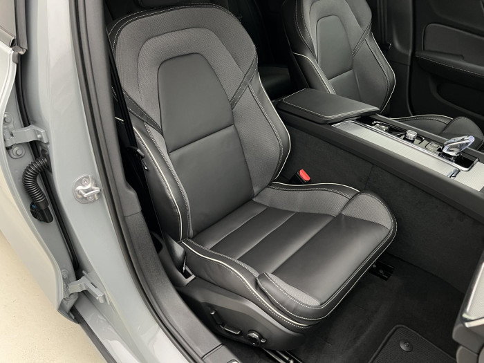 Volvo V60 B4 DARK PLUS