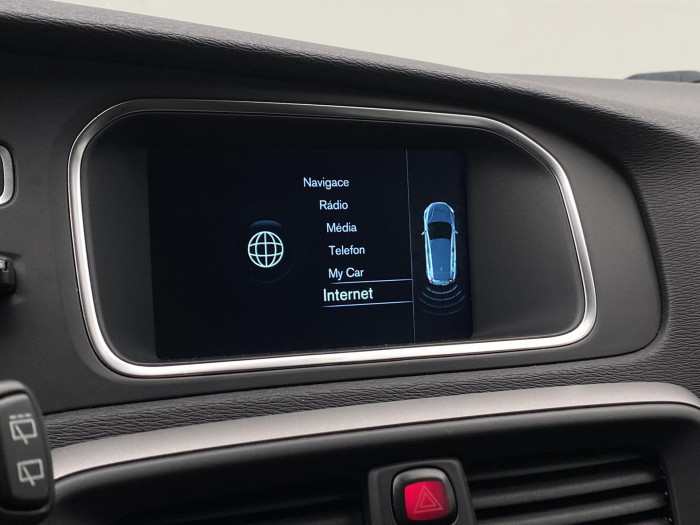 Volvo V40 D2 ES 2.0D 88kW TAŽNÉ 2.0 d d