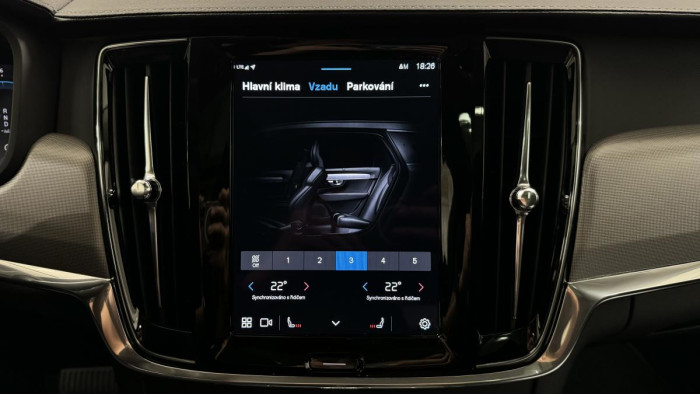 Volvo V90 CROSS COUNTRY B5 REZERVACE