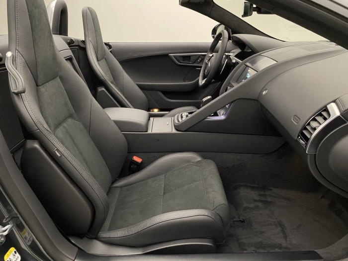 Jaguar F-Type P300 CABRIOLET RWD