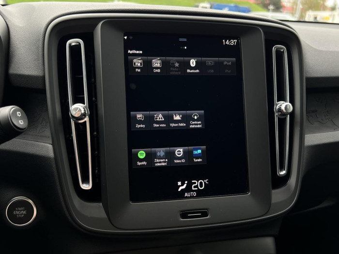 Volvo XC40 T2 ESSENTIAL CZ