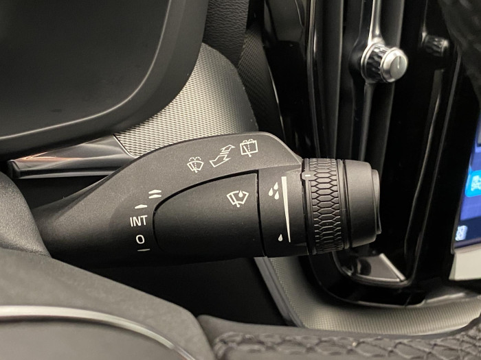 Volvo XC60 B4 AWD DARK PLUS AUT