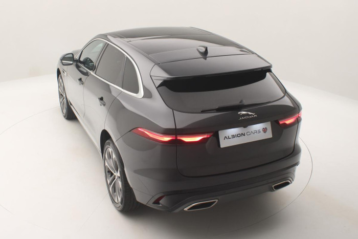 Jaguar F-Pace D300 R-DYNAMIC SE REZERVACE 3.0 d Dynamic SE