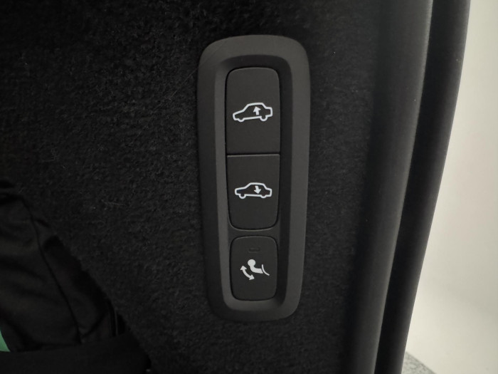 Volvo XC90 B5 AWD PLUS DARK CZ 1.maj