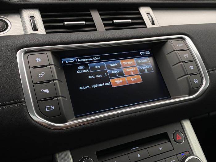 Land Rover Range Rover Evoque 2.0 TD4 DYNAMIC REZERVACE 2.0 TD Dynamic