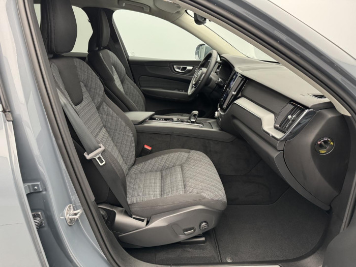 Volvo XC60 B4 CORE AUT