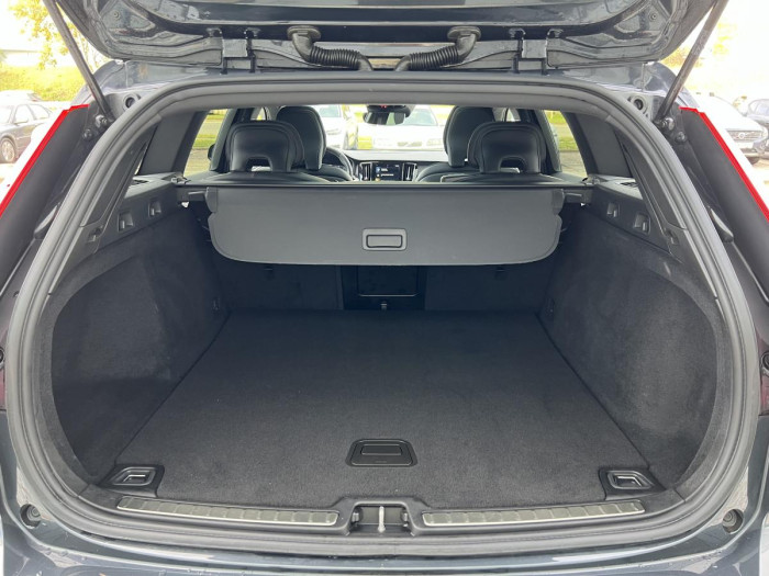 Volvo V60 D4 R-DESIGN NAVIGACE 1.maj. 2.0 d
