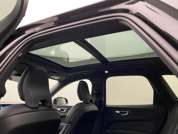Volvo XC60 B5 AWD BLACK EDITION AUT 1.maj 2.0 Edition