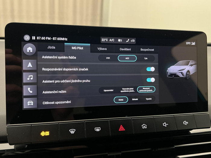 MG MG4 EV EXCLUSIVE 64 kWh CZ 1.maj. Exclusive