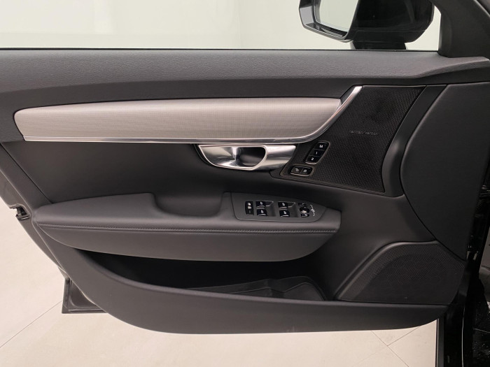 Volvo V90 T6 AWD PLUG-IN DARK PLUS AUT