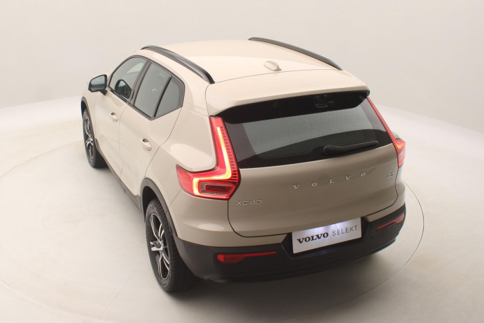 Volvo XC40 B3 DARK PLUS AUT CZ 1.maj