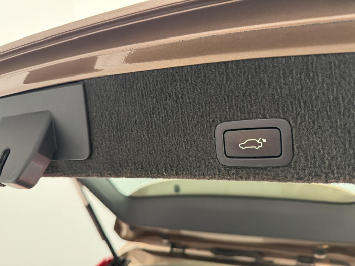 Volvo XC60 D3 AWD MOMENTUM CZ 1.maj 2.4 d Momentum