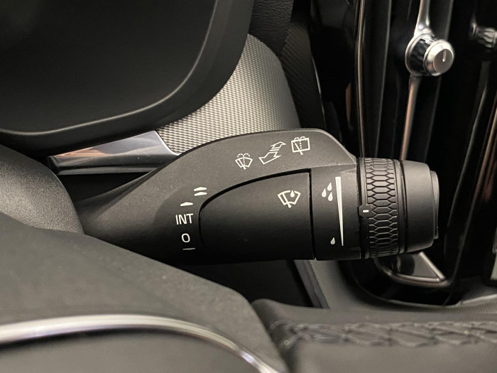 Volvo XC60 B4 AWD DARK PLUS REZERVACE