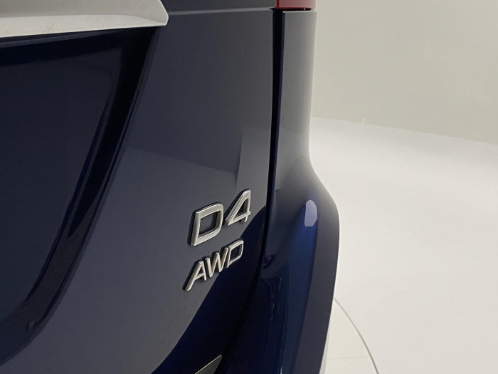 Volvo XC60 D4 AWD MOMENTUM REZERVACE 2.4 d Momentum