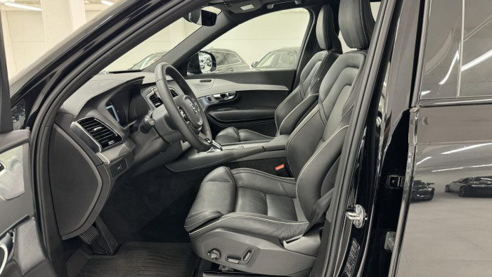 Volvo XC90 B5 AWD ULTIMATE REZERVACE