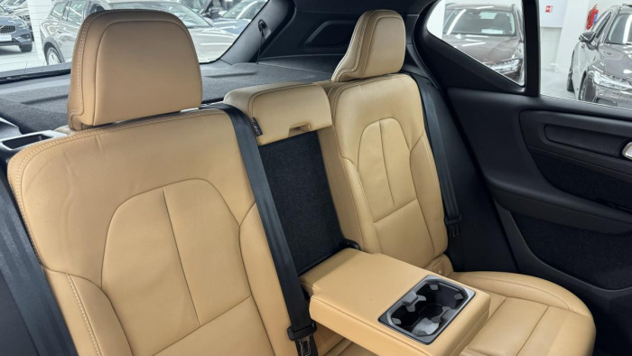 Volvo XC40 T5 TWINe INSCRIPTION REZERVACE