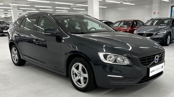 Volvo V60 D2 KINETIC NAVIGACE REZERVACE 2.0 d