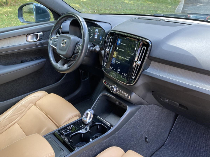 Volvo XC40 D4 AWD INSCRIPTION REZERVACE 2.0 d